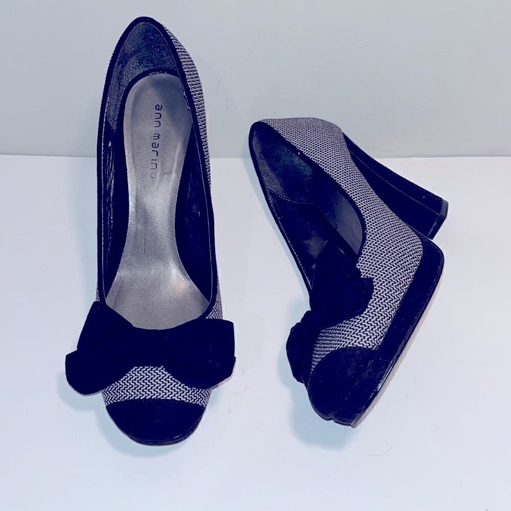 Vintage Ann Marino suede and fabric 4” heels